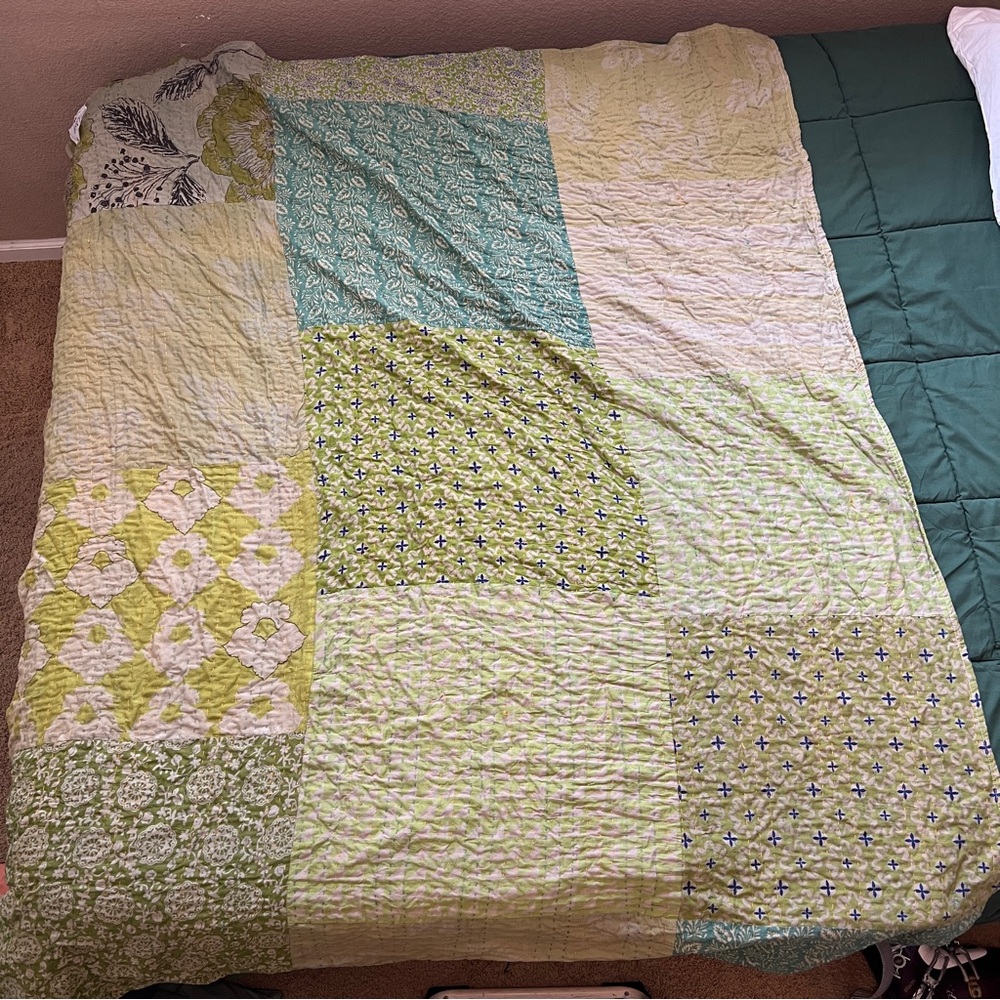 Anthropologie Kantha Throw Green and Cream Patchwork Quilt NWOT